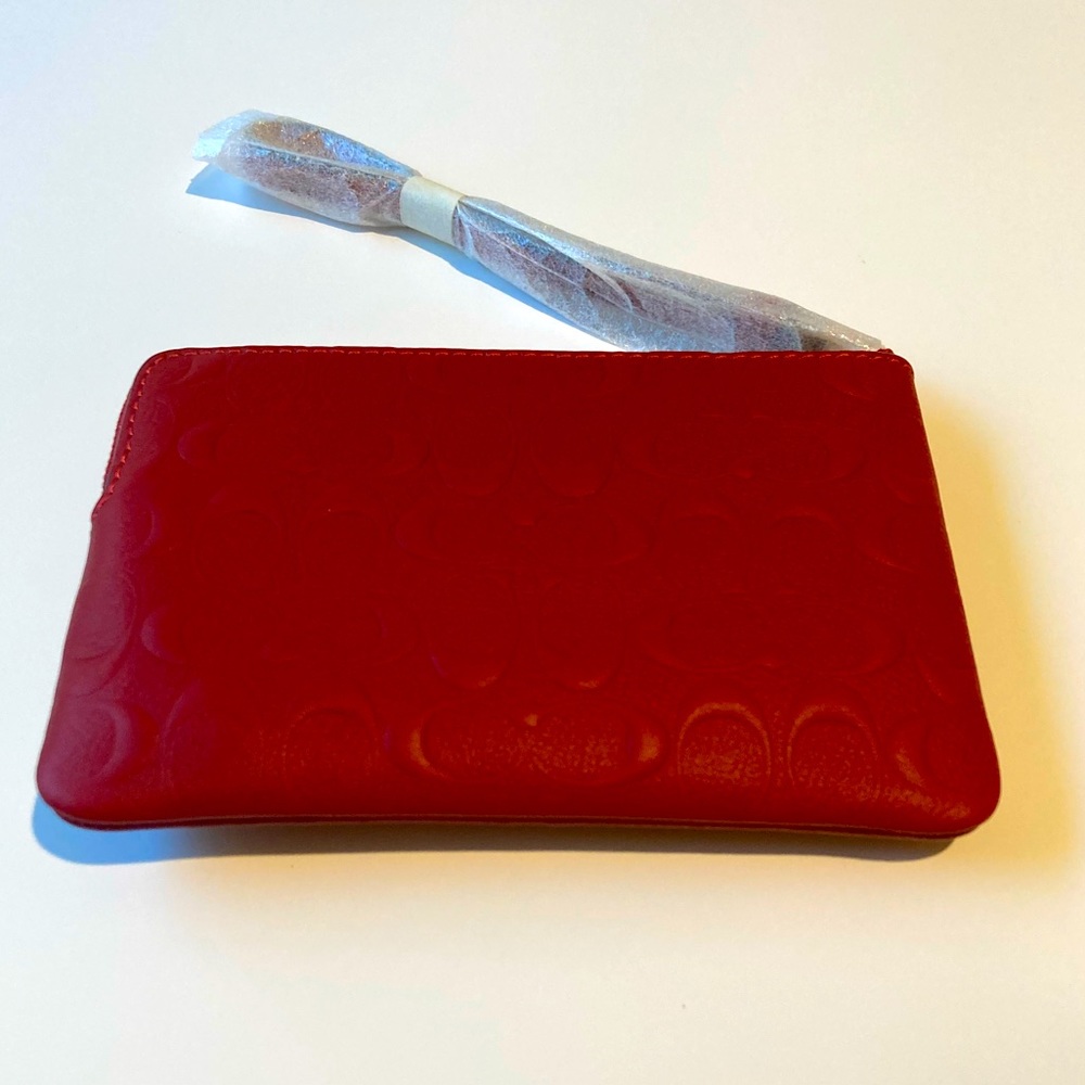 NWT 🎁♥️COACH Wristlet♥️🎁 Signature Leather Corner Zip • GORGEOUS • EMBOSSED♥️ - Picture 6 of 8